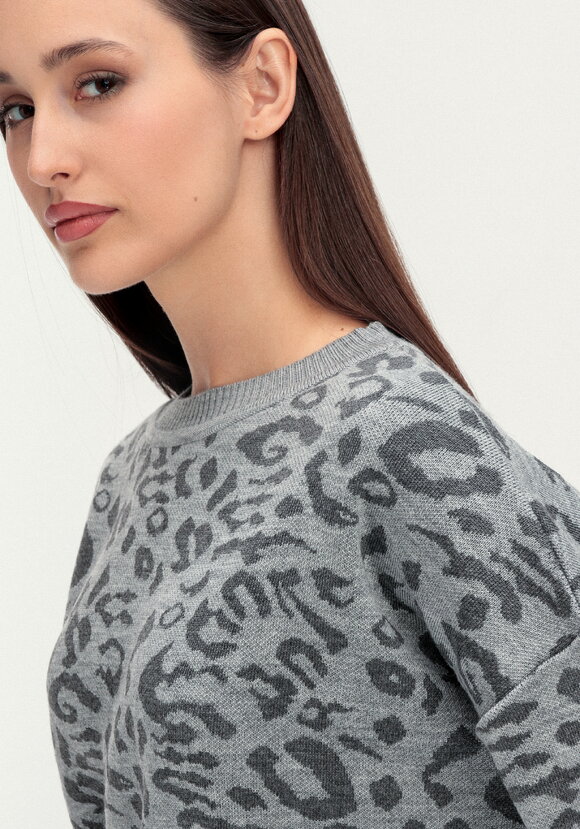 Джемпер с леопардовым принтом шир.  580, рис. 21