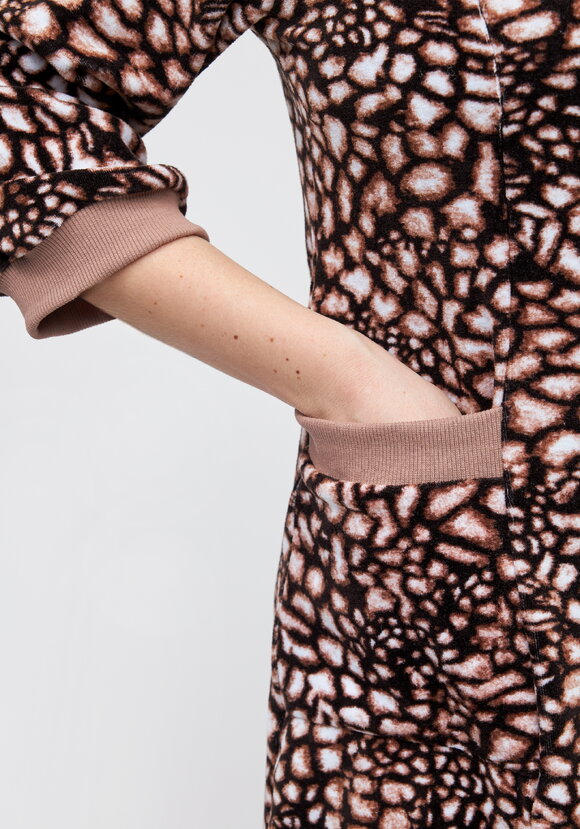 Халат велюровый Регина шир.  580, рис. 17