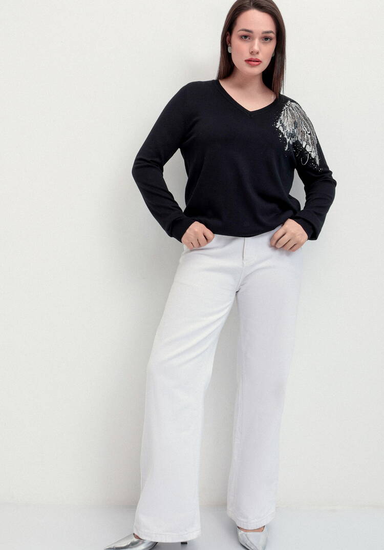 Джемпер с V-образным вырезом и рисунком шир.  750, рис. 21