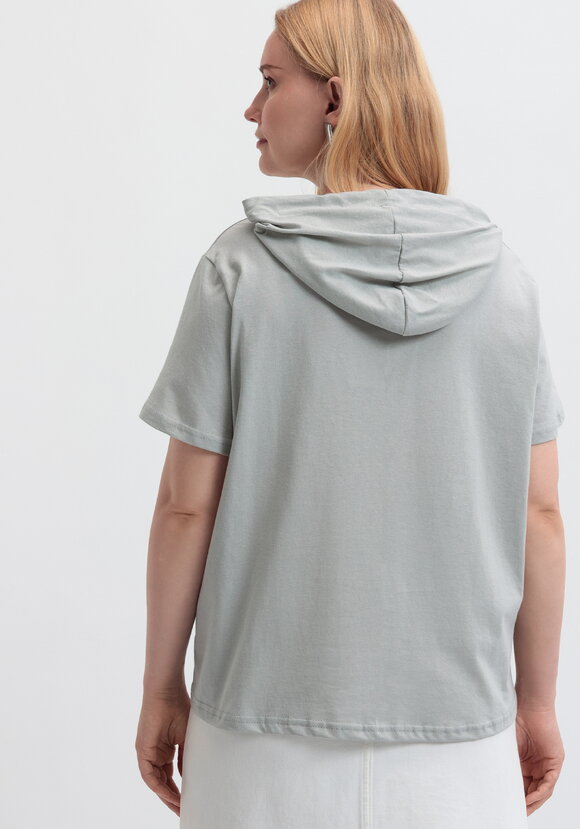 Футболка с капюшоном и принтом шир.  580, рис. 18