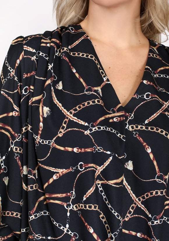 Блуза со сборкой и V-образным вырезом шир.  580, рис. 6