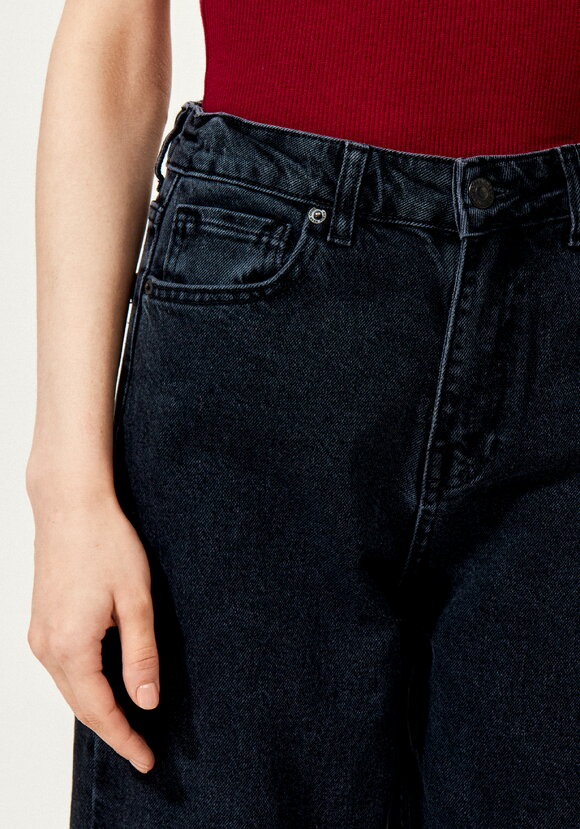 Мом-джинсы с зауженными к низу брючинами шир.  580, рис. 5