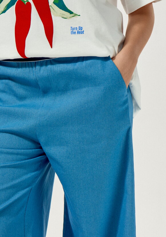 Брюки свободные с декоративной резинкой шир.  580, рис. 7