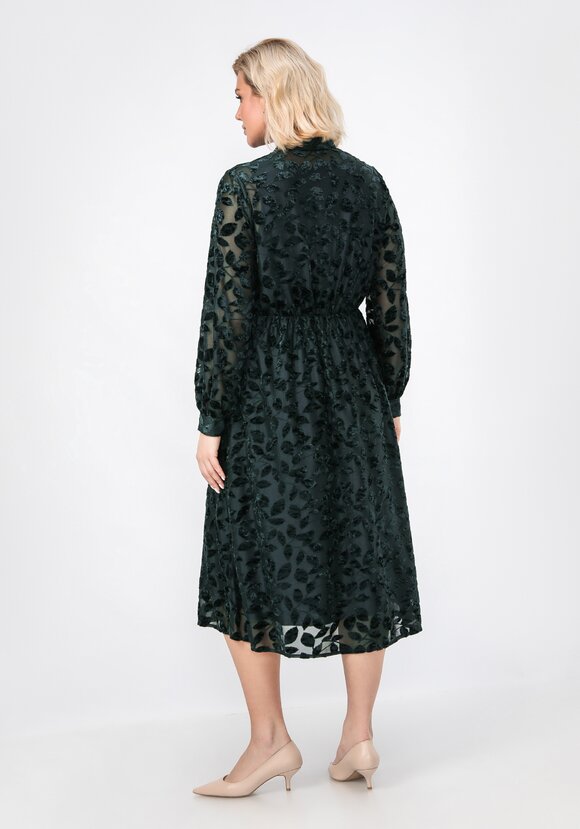 Платье из бархата с воротником-стойкой шир.  580, рис. 10