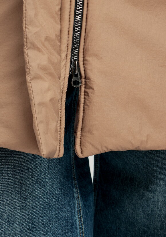 Пальто удлиненное с меховым капюшоном шир.  580, рис. 8