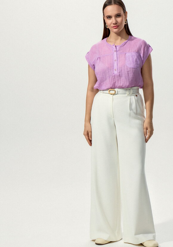 Блуза с коротким рукавом и карманом на груди шир.  580, рис. 19