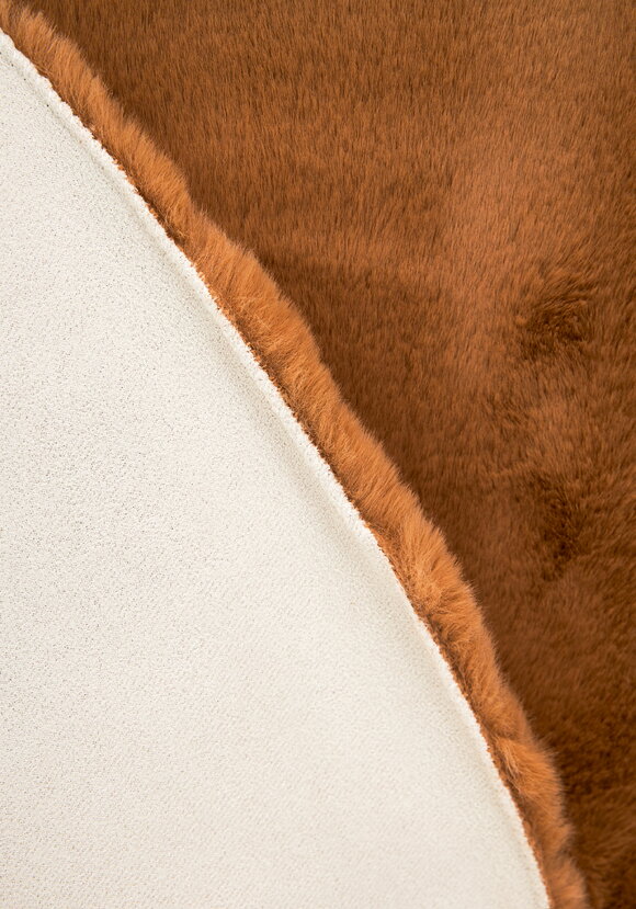 Ковер меховой овальный шир.  580, рис. 3