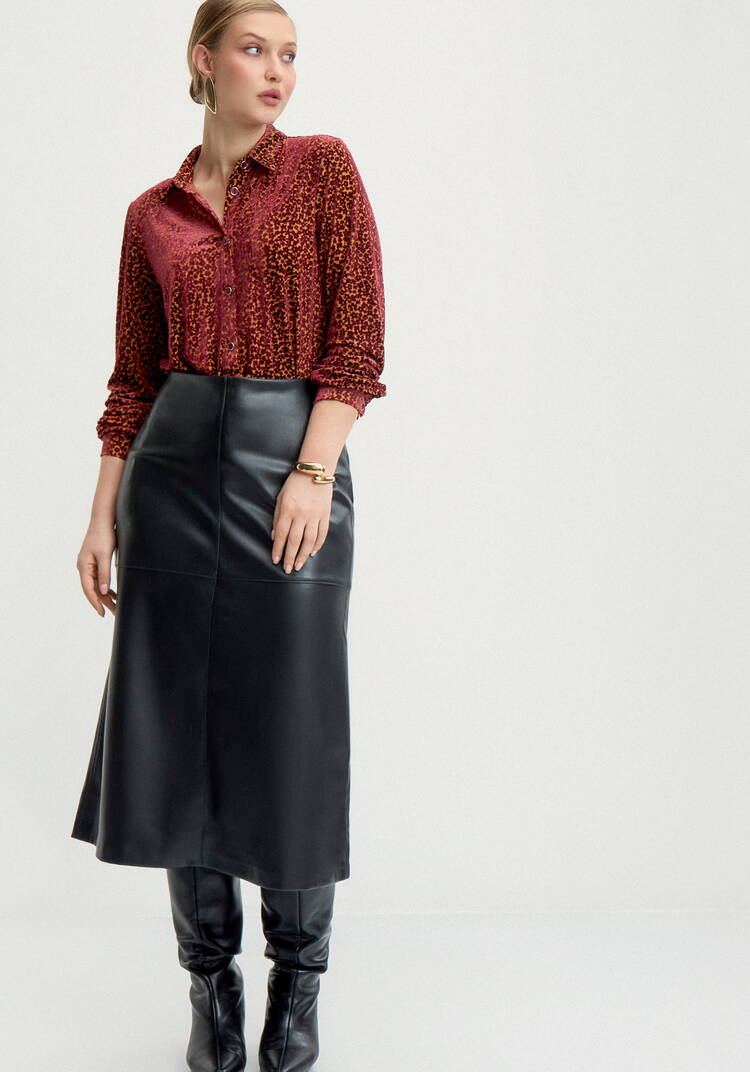 Блуза на пуговицах с фактурной тканью шир.  750, рис. 6