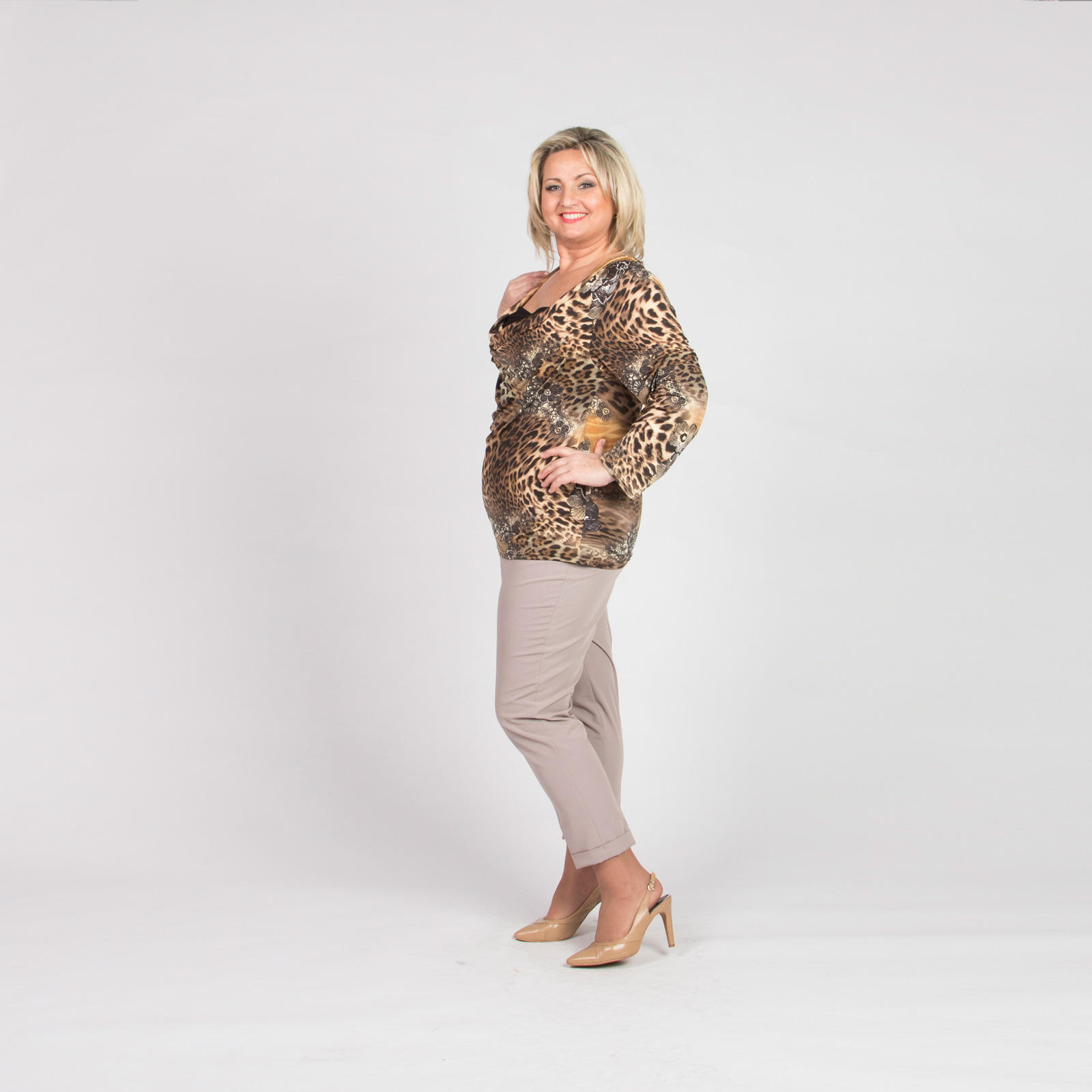 Блуза с хищным принтом и воротником «Качели» Elegance Style, цвет коричневый, размер 52 - фото 4