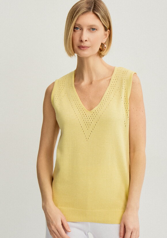 Топ женский без рукава с ажурным рисунком шир.  580, рис. 19