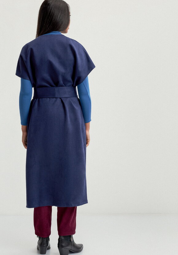 Жилет на запах со спущенным плечом шир.  580, рис. 12