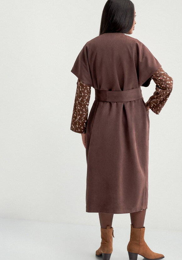 Жилет на запах со спущенным плечом шир.  580, рис. 3