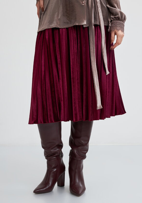 Юбка плиссированная из бархата шир.  580, рис. 12