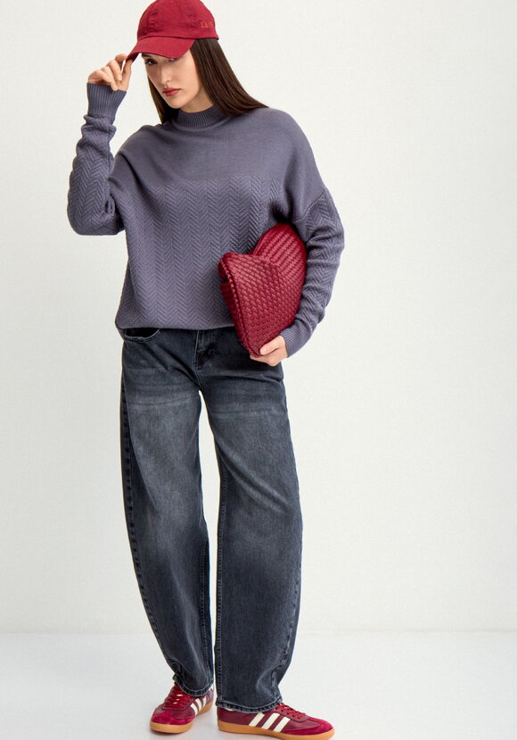 Джемпер с горлом и со спущенным плечом шир.  580, рис. 17