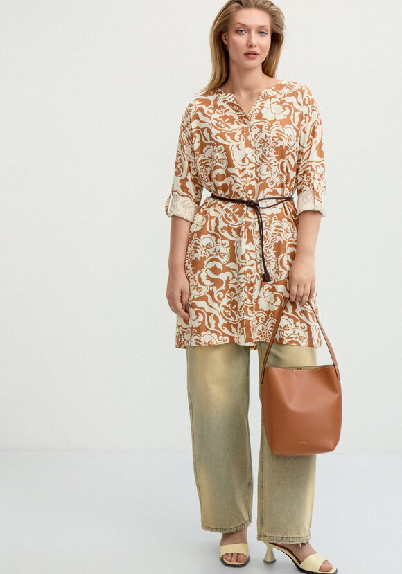 Блуза удлинённая с карманами шир.  580, рис. 9