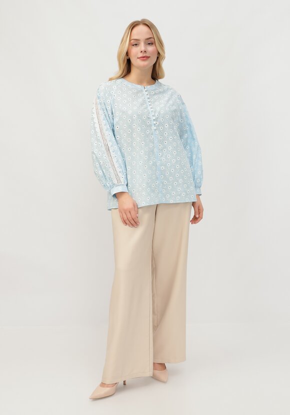 Блуза с вышивкой и кружевом по рукавам шир.  580, рис. 2