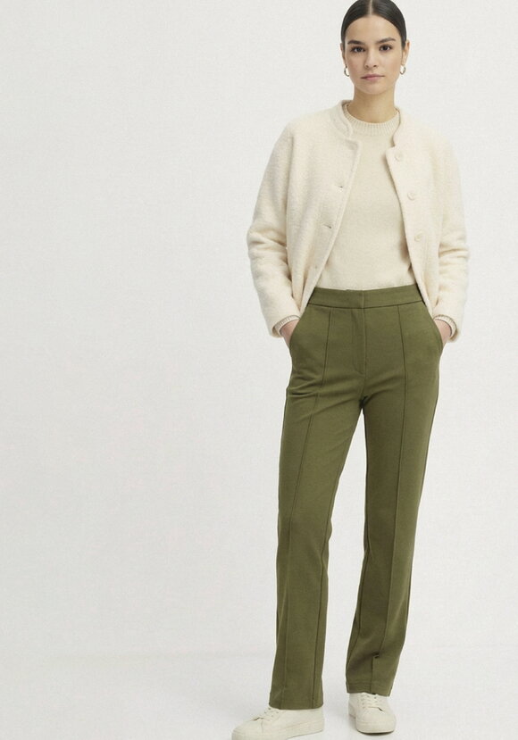 Брюки прямые с стрелками шир.  580, рис. 32