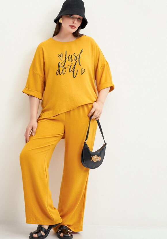 Костюм брючный с лаконичным принтом шир.  580, рис. 20