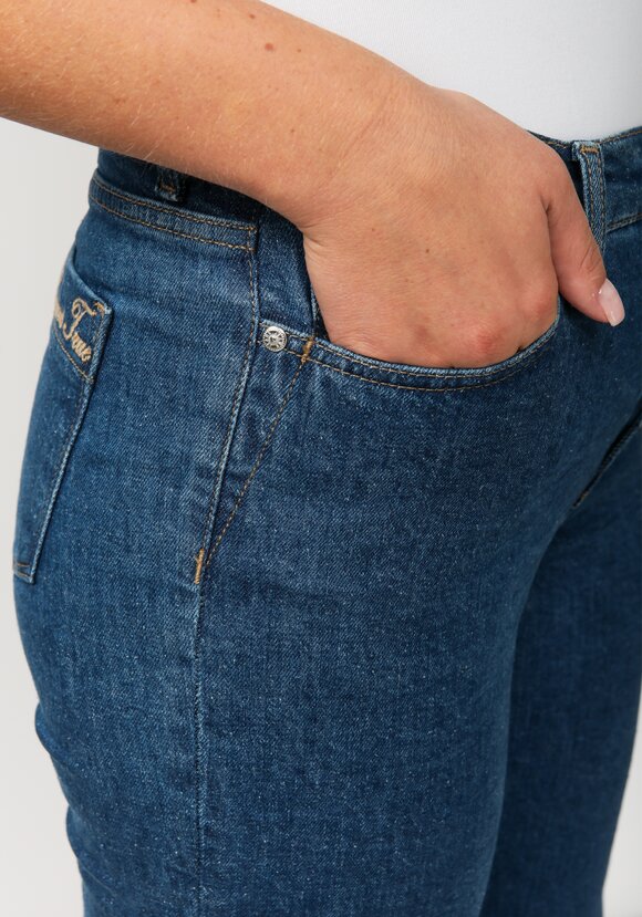 Джинсы прямого кроя с вышивкой на кармане шир.  580, рис. 12