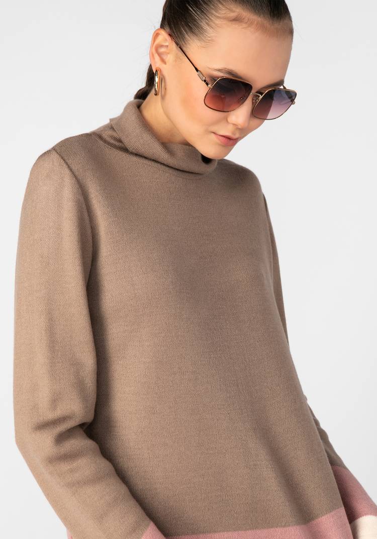 Свитер женский с контрастными полосами шир.  750, рис. 14