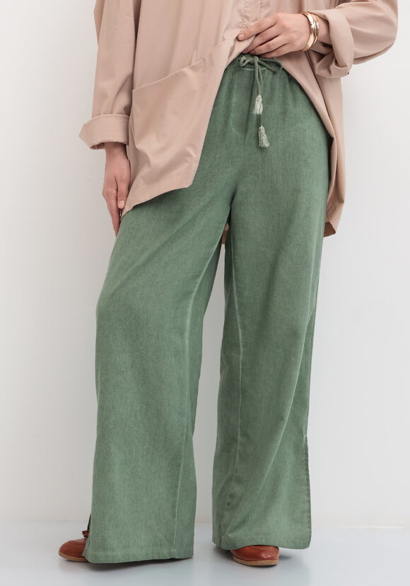 Брюки широкие на резинке со шнурком шир.  580, рис. 21