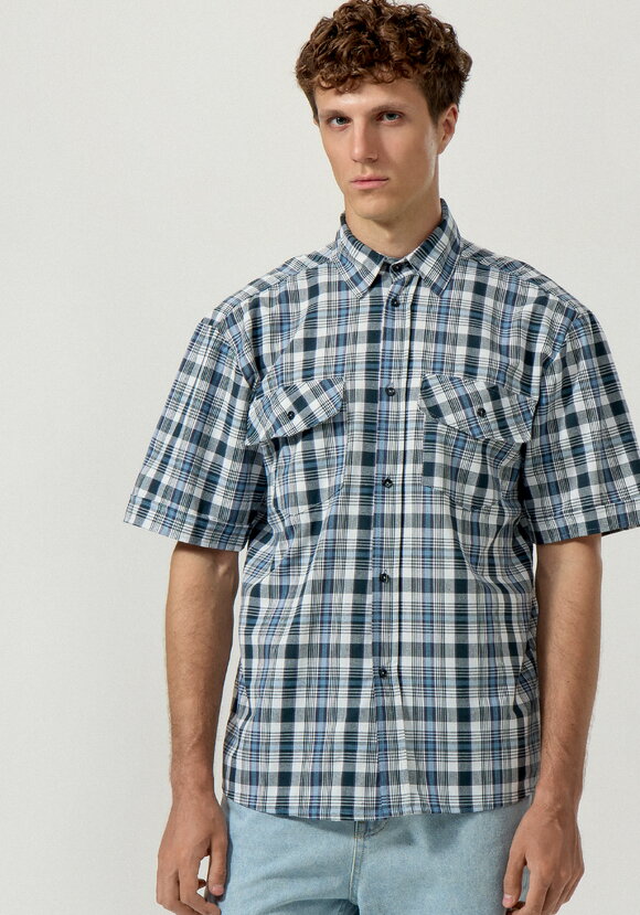 Рубашка с коротким рукавом на пуговицах шир.  580, рис. 4