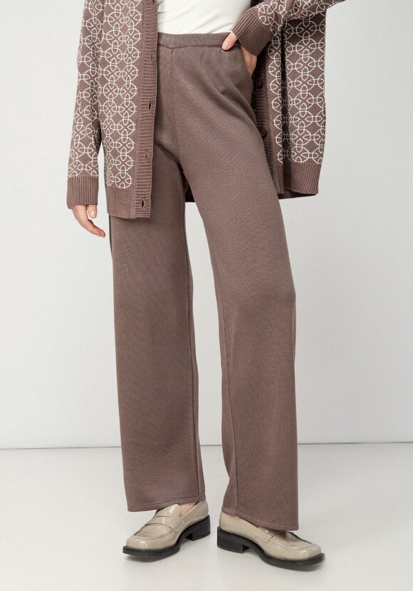 Костюм трикотажный свободного кроя шир.  580, рис. 4