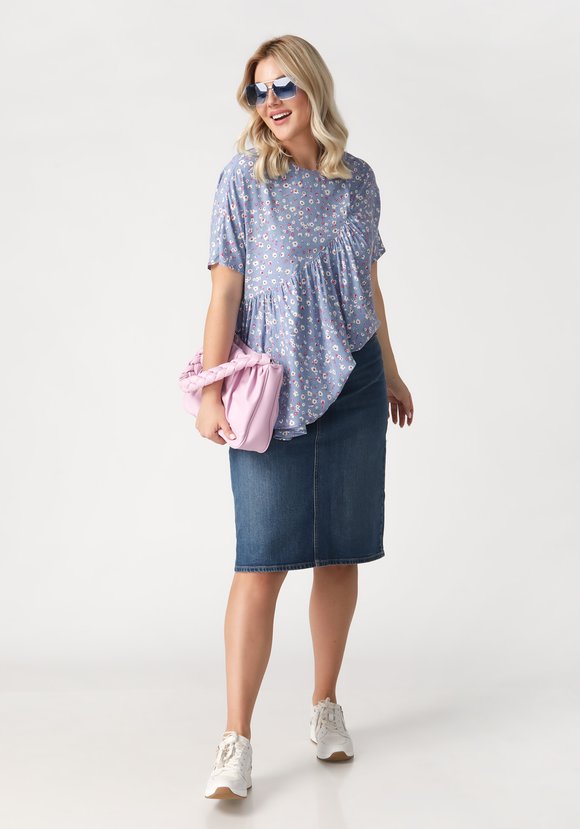 Блуза асимметричная с принтом цветы шир.  580, рис. 8