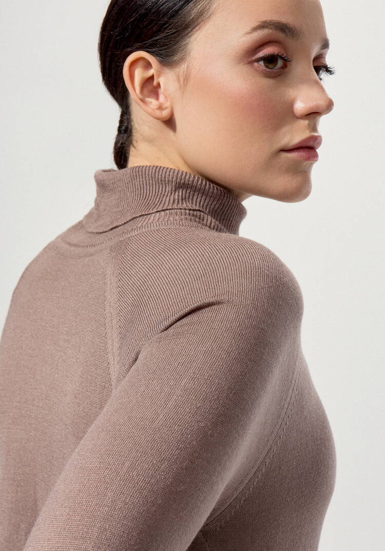 Джемпер с высоким воротником шир.  750, рис. 33