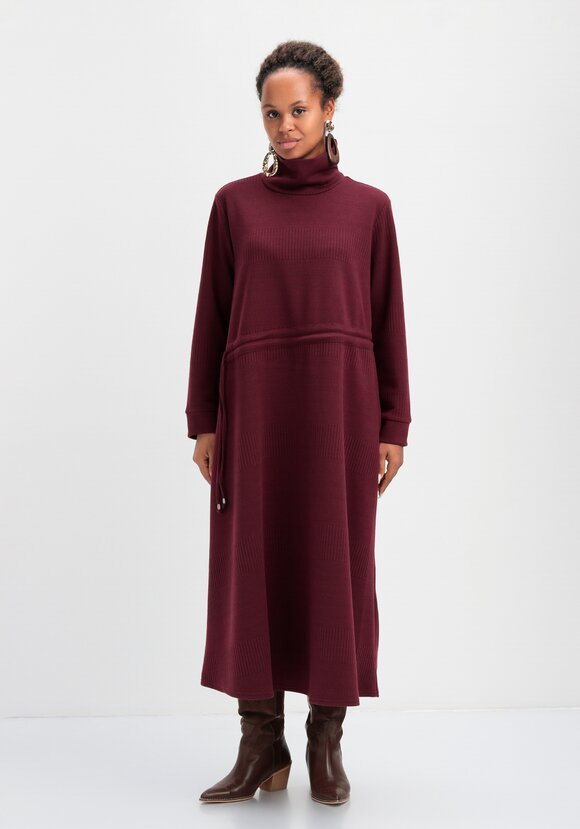 Платье из трикотажной ткани с кулиской шир.  580, рис. 35