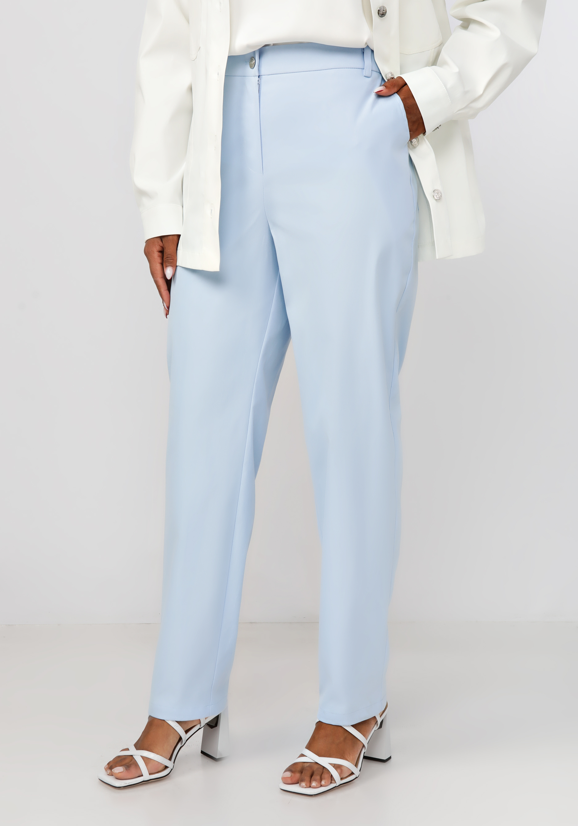 Брюки с вышивкой на кармане 1599₽