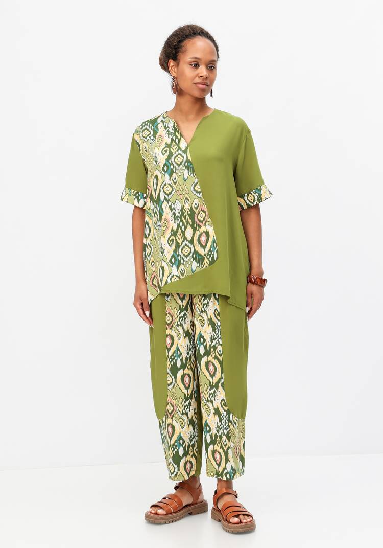 Костюм с асимметричными вставками шир.  750, рис. 13