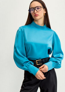 Блуза шелковая с пуговицами на вороте