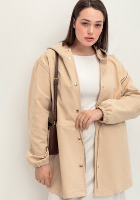 Ветровка с капюшоном и талии на кулиске