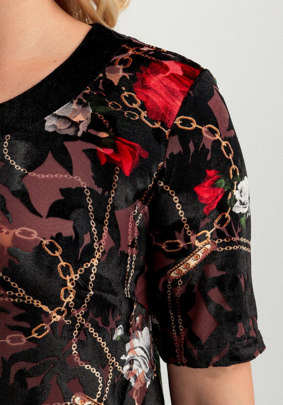 Блуза из бархата с цветочным рисунком шир.  580, рис. 13