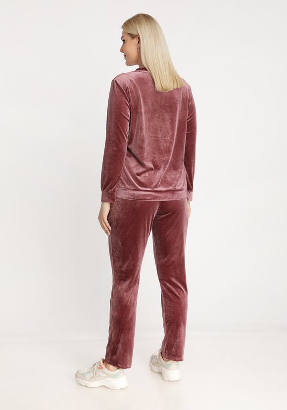 Костюм из бархата с аппликацией шир.  580, рис. 10