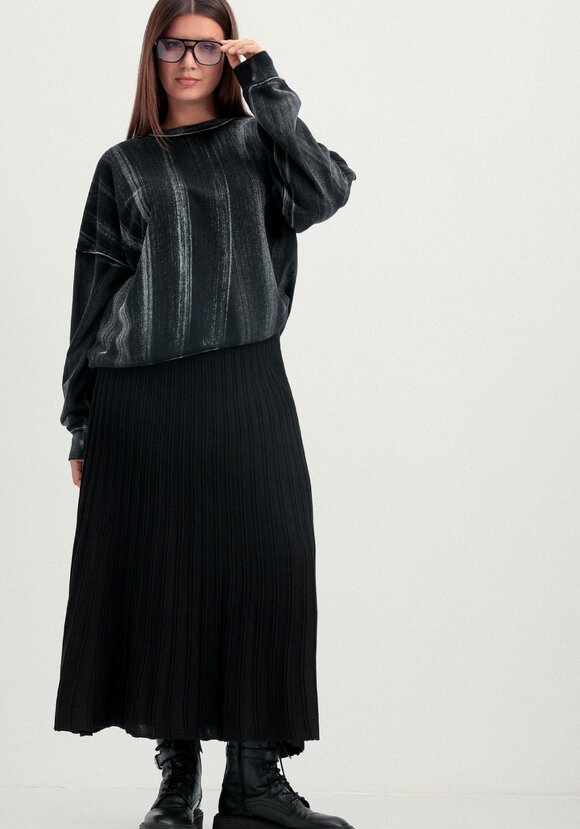 Юбка A-образного силуэта с имитацией плиссе шир.  580, рис. 6