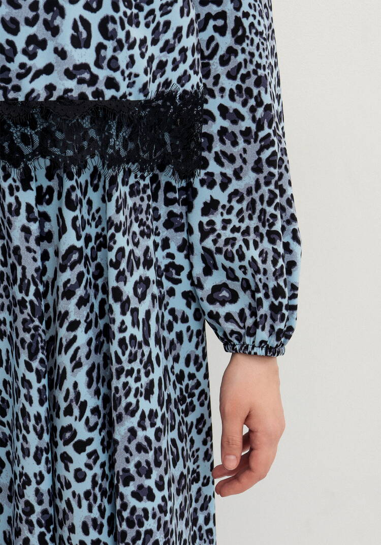 Платье из струящейся ткани с принтом леопард шир.  750, рис. 5