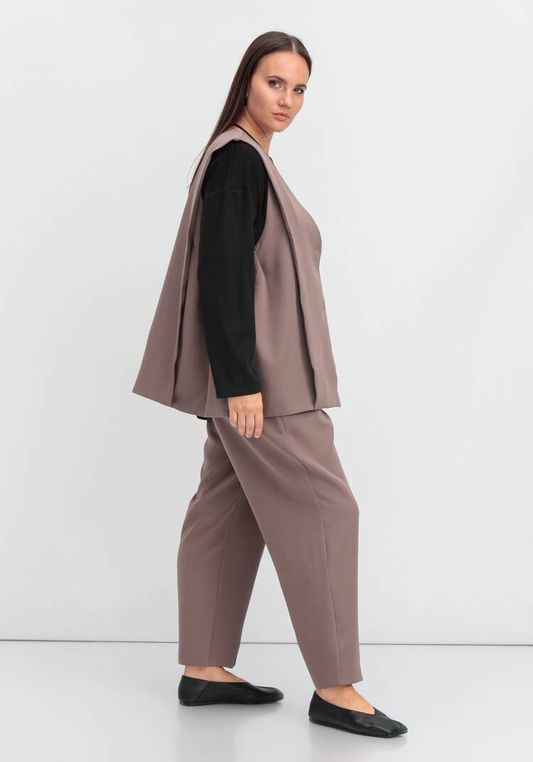 Жилет однобортный на пуговице шир.  750, рис. 15