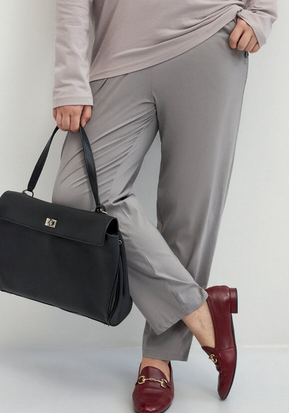 Брюки зауженные с декором из пуговиц шир.  580, рис. 16