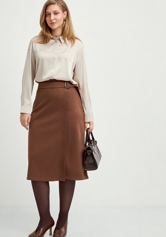 Юбка прямая с пряжкой шир.  580, рис. 7