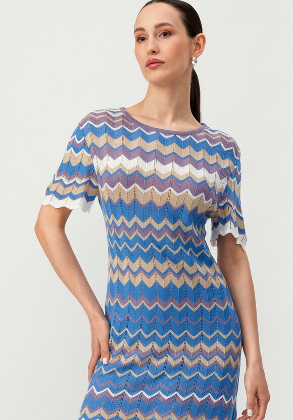 Платье с рисунком морской волны шир.  580, рис. 23