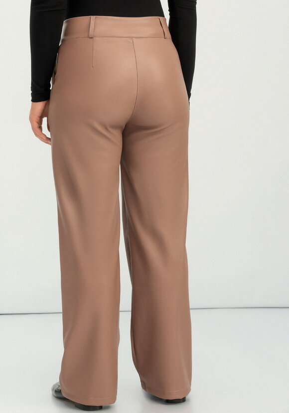 Брюки прямого кроя из экокожи шир.  580, рис. 17