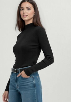 Джемпер с цельнокроеной стойкой