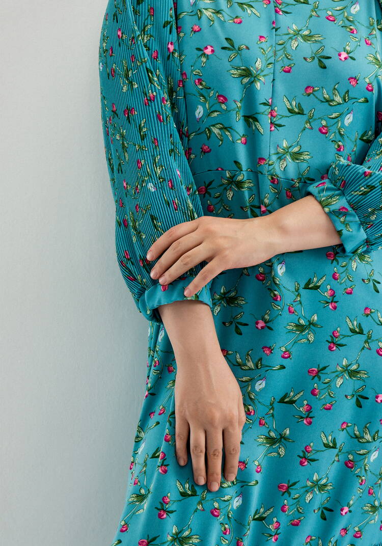 Платье с плиссировкой в цветочный принт шир.  750, рис. 17