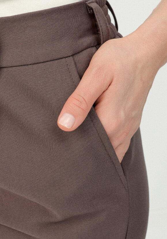 Брюки прямые из костюмной ткани шир.  580, рис. 11