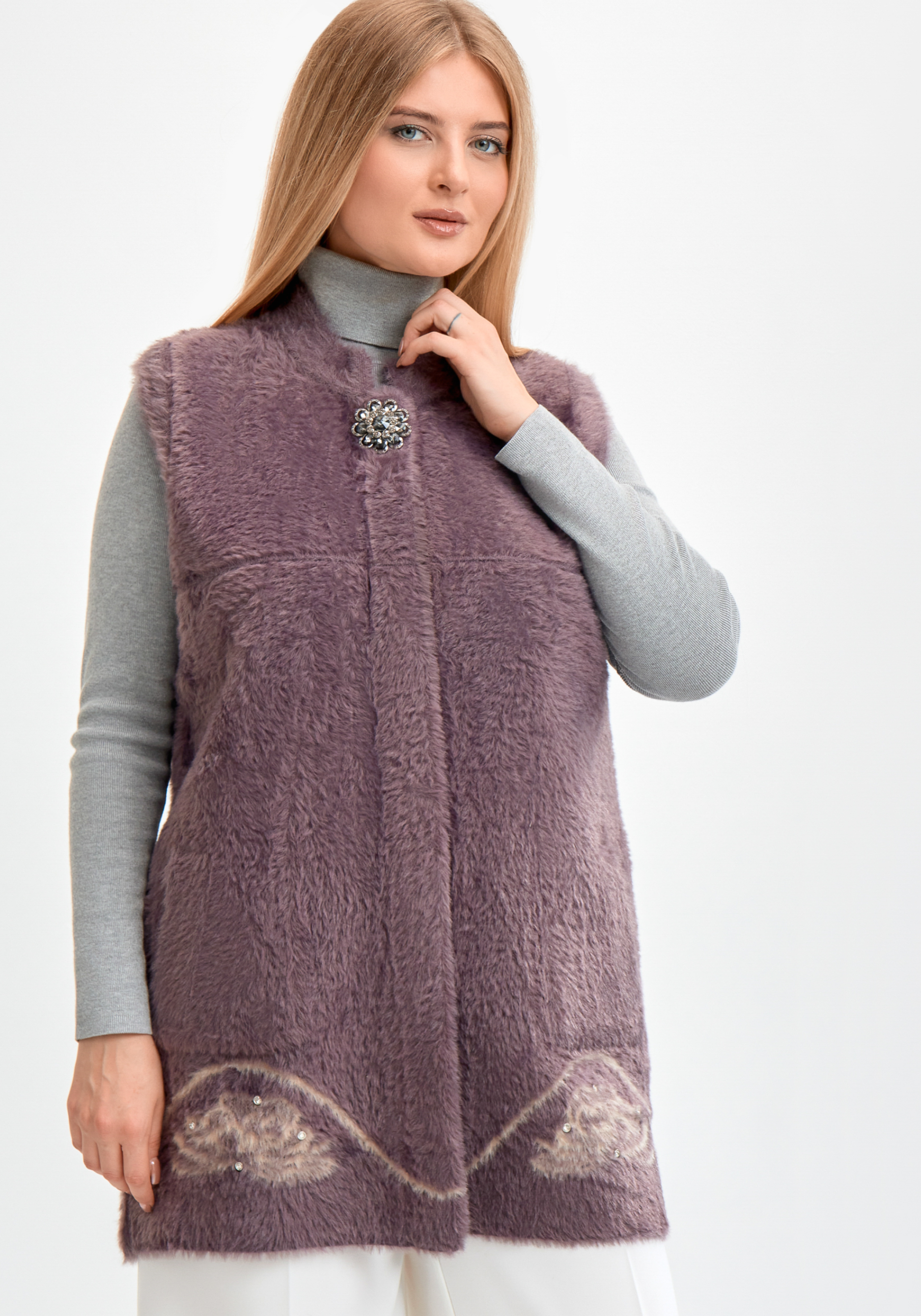 Жилетка из экомеха quotРозали quot 8999₽