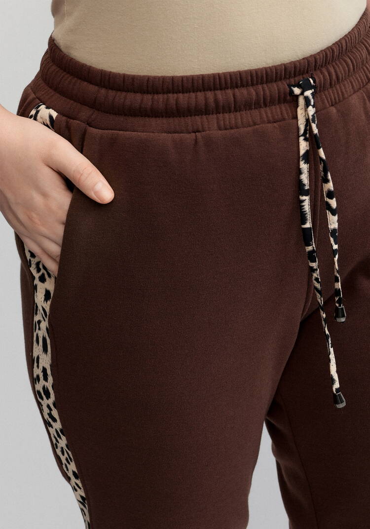 Брюки с леопардовыми лампасами шир.  750, рис. 13