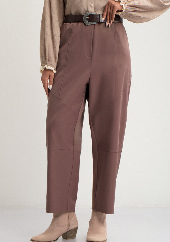 Брюки бананы с конструктивными линиями шир.  580, рис. 9