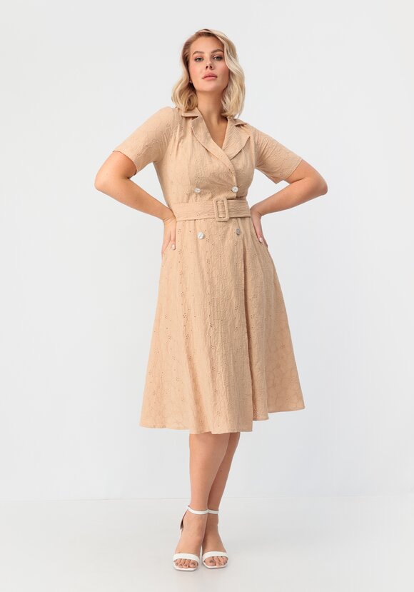 Платье с отложным воротником из шитья шир.  580, рис. 9